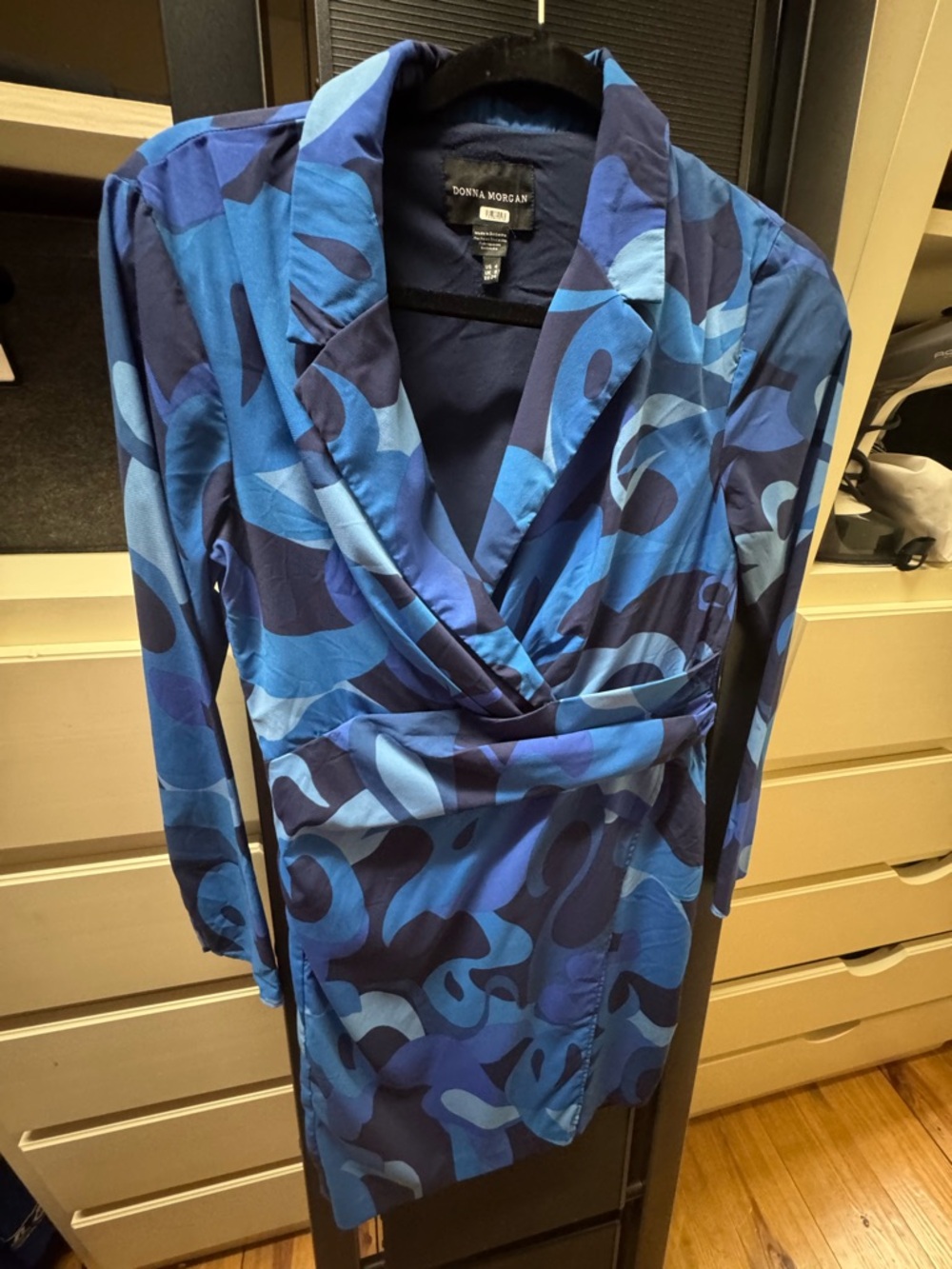 Donna Morgan Blue Abstract Print Wrap Dress
